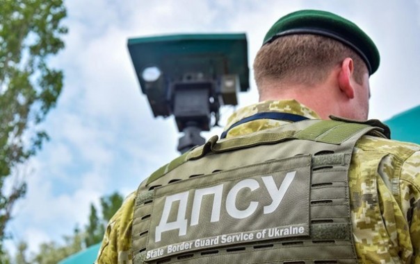 Укрофашисты на админгранице с Крымом задержали мужчину с георгиевской лентой