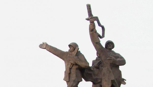 Мэр Риги о борцах с памятником советским воинам: думал, такие дикари уже исчезли