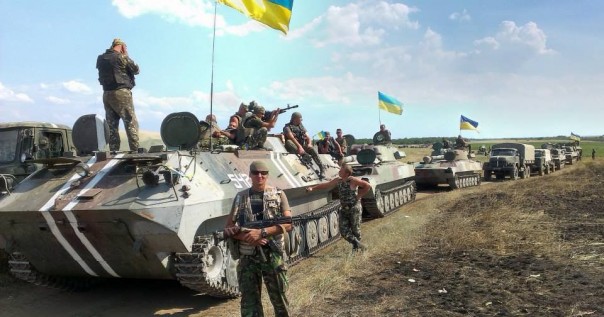 Муженко рассказал, почему в 2014 году ВСУ стали наносить белые полосы на свою технику