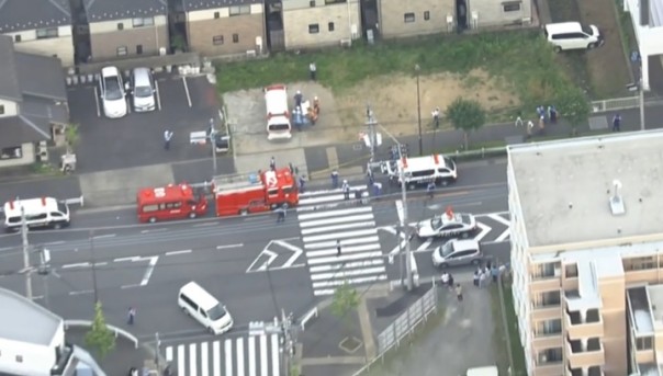 Автомобиль врезался в группу детей у школы в Японии