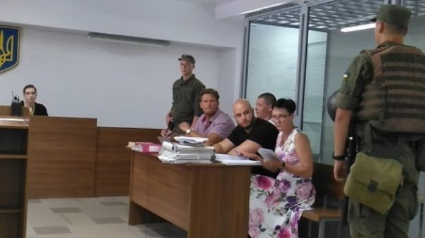 Власть новая, методы старые: одесским «куликовцам» Мефёдову и Долженкову продлили меру пресечения без присутствия обвиняемых в зале суда