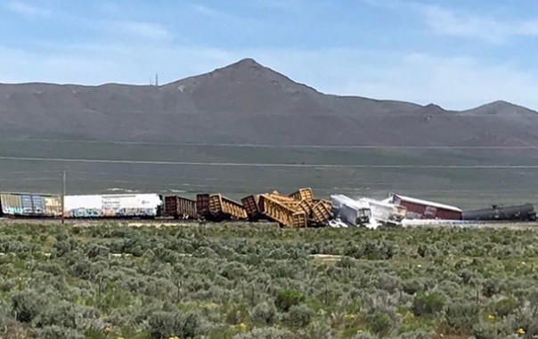 В США сошел с рельсов поезд с боеприпасами