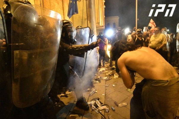 В Грузии происходит попытка госпереворота, координируемая извне. Заявление депутатов Госдумы РФ по ситуации в Тбилиси