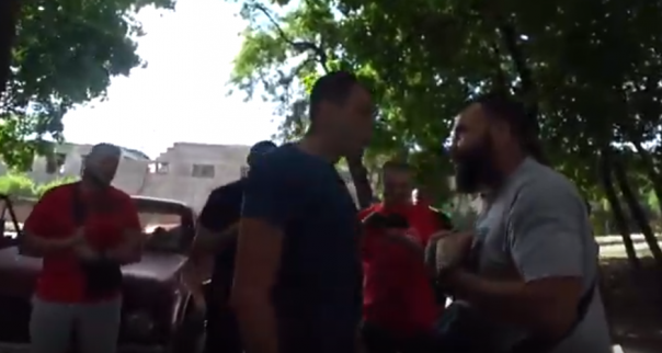 Драка с сотрудниками военкомата в Харькове, получили лещей