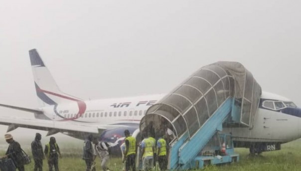 Неудачная посадка пассажирского авиалайнера Boeing попала на видео