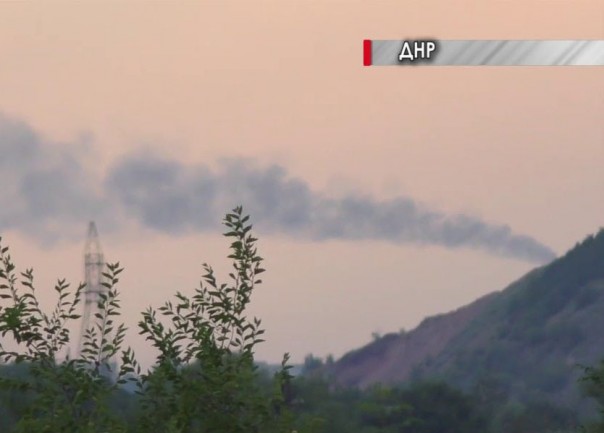 Укрофашисты нанесли минометный удар по северу прифронтовой Горловки | После обстрела в Александровке горит террикон