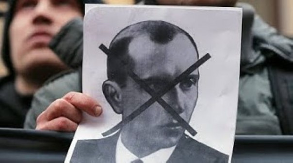 Бандера капут! Киеву вернули проспект Ватутина и Московский