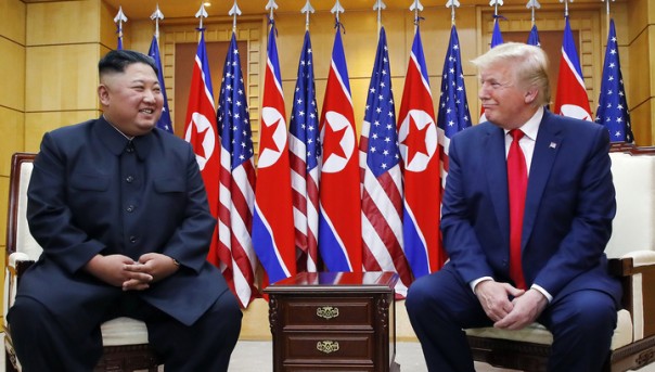Трамп и Ким Чен Ын договорились возобновить переговоры и пригласили друг друга в гости в свои страны
