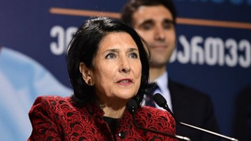 Президент Грузии обвинила Россию в организации протестов