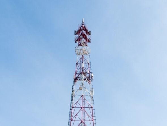 Россиянка подожгла вышку сотовой связи, чтобы вылечить бессонницу