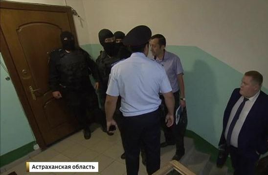 Масштабная облава на чиновников: задержаны ответственные за расселение из аварийного жилья