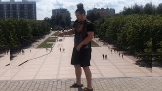 На жителя Брянска завели дело из-за танца со скакалкой на Кургане Бессмертия