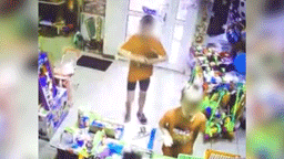 На Урале дети с пистолетом напали на продавца магазина игрушек