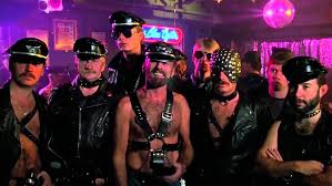 Премьер Канады Трюдо посетил гей-бар