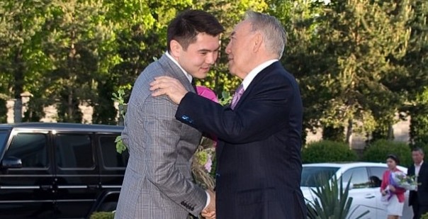 Устроил дебош, укусил полицейского: в Лондоне судят внука Назарбаева