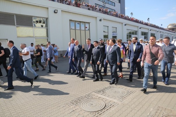 Зеленскому показали корабли НАТО в Одессе