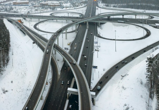 У тебя, мудак, бизнес накрывается, а ты Путину веришь! Дебил!