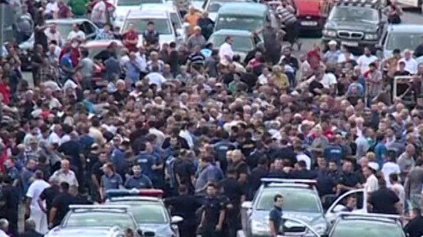 Виноделы Грузии перекрыли трассу из-за слов главы «Рустави 2»