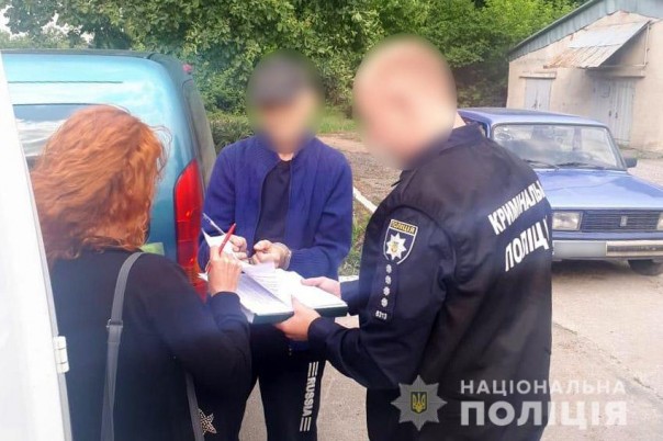 Интерпол вернул обратно педофила, который бежал из Украины в Россию | В Киеве полиция задержала очередного педофила