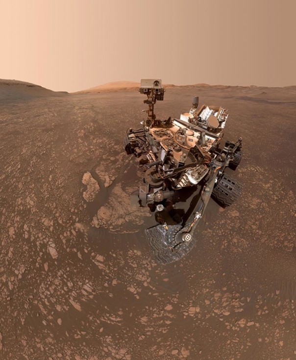 НАСА опубликовало снимок Curiosity, сделанный с орбиты Марса