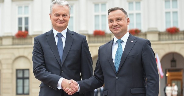 Новый президент Литвы выбирает союз с Польшей против ЕС