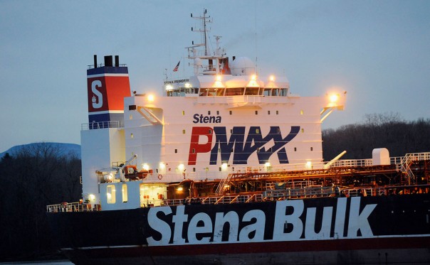 Иран задержал британский нефтяной танкер в Ормузском проливе и опубликовали видео со "сбитого" американцами беспилотника