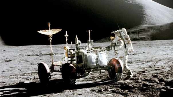 Рогозин поздравил главу NASA с годовщиной высадки американцев на Луну