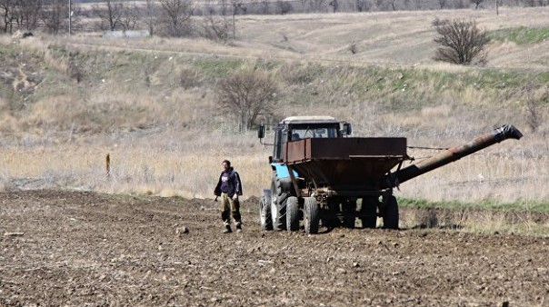 В ДНР трактор подорвался на взрывном устройстве