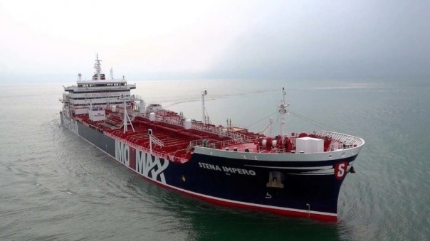 Посольство РФ подтвердило нахождение трёх россиян на задержанном Ираном танкере