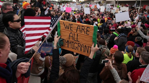 Закрытие Америки: как мигранты раскололи США