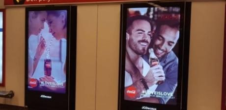 В Венгрии призвали бойкотировать Coca-Cola из-за гей-пропаганды