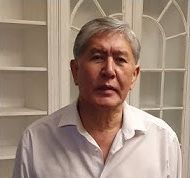 Совет безопасности Киргизии собрался в связи с ситуацией с Атамбаевым | Видеообращение бывшего президента Киргизии после штурма его резиденции