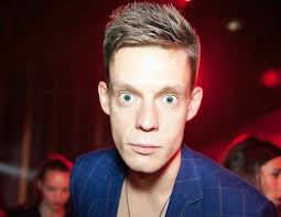 Трепещи режЫм! Юрий Дудь готовится к митингу и "убивать" росгвардейцев