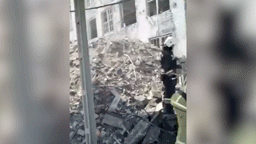 Два человека погибли при обрушении цеха в Ленобласти