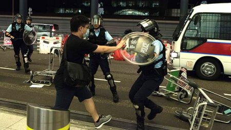 Эти паспорта — кого надо паспорта....И заметьте, никто не возмущается