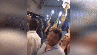 Главу офиса Зеленского сняли на видео в Сен-Тропе с полуголыми спутницами