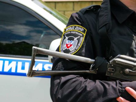 В Ясиноватой полицейские с перестрелкой задержали банду вооруженных грабителей, один из преступников убит