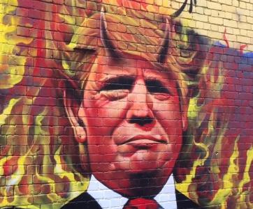 Экс-глава ФРБ Нью-Йорка назвал переизбрание Трампа "угрозой для экономики США и всего мира" | PoliticKing. Республиканцы готовят замену Трампу