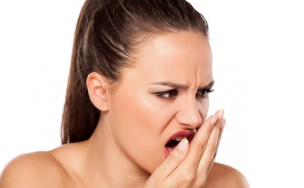 Как узнать, что пахнет изо рта, если окружающие молчат