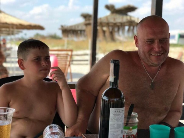 Разжиревший Ярош появился у Крыма в нетрезвом виде