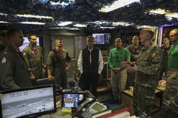 Ну, что, Хантсман, помогли тебе 100 000 тонн американской демократии?..