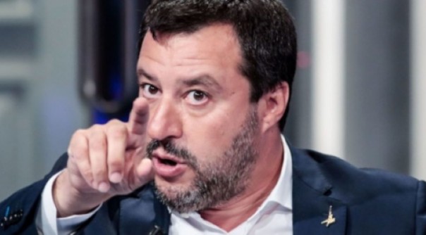 Экс-главу МВД Италии Маттео Сальвини лишили депутатской неприкосновенности и возбудили против него уголовное дело