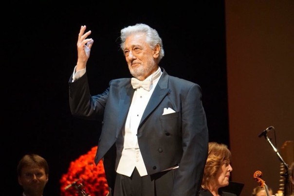 Пласидо Доминго из-за сексуального скандала уходит из оперы