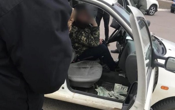 Командир воинской части пойдет под суд за взятку в $10 тысяч