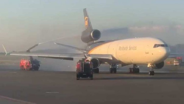 Самолет загорелся после приземления в аэропорту Варшавы