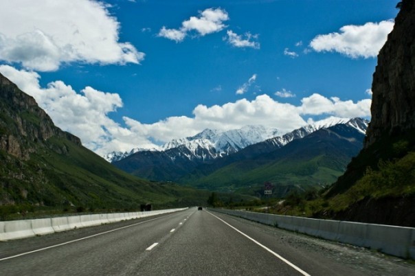 Грузия — Россия: Дорога, ведущая к храму