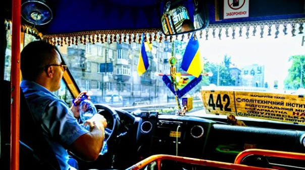 В Киеве водитель маршрутки отказался везти бывшего атошника