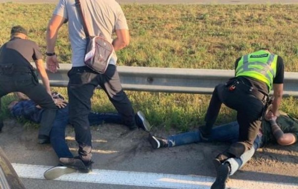 Зеленский раздает гражданство наемникам и бандитам: в Киеве трое грузинских экс-милиционеров с арсеналом оружия задержаны на разбое