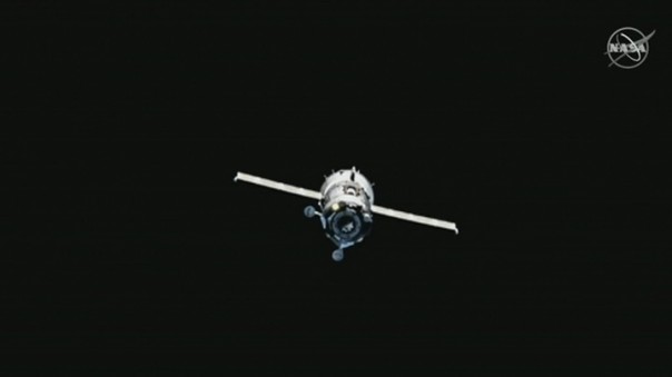 "Союз" не смог состыковаться с МКС, стыковку перенесли на понедельник