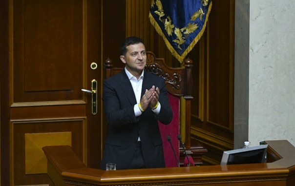 Зеленский подал в Раду законопроект об импичменте и предлагает сократить количество нардепов